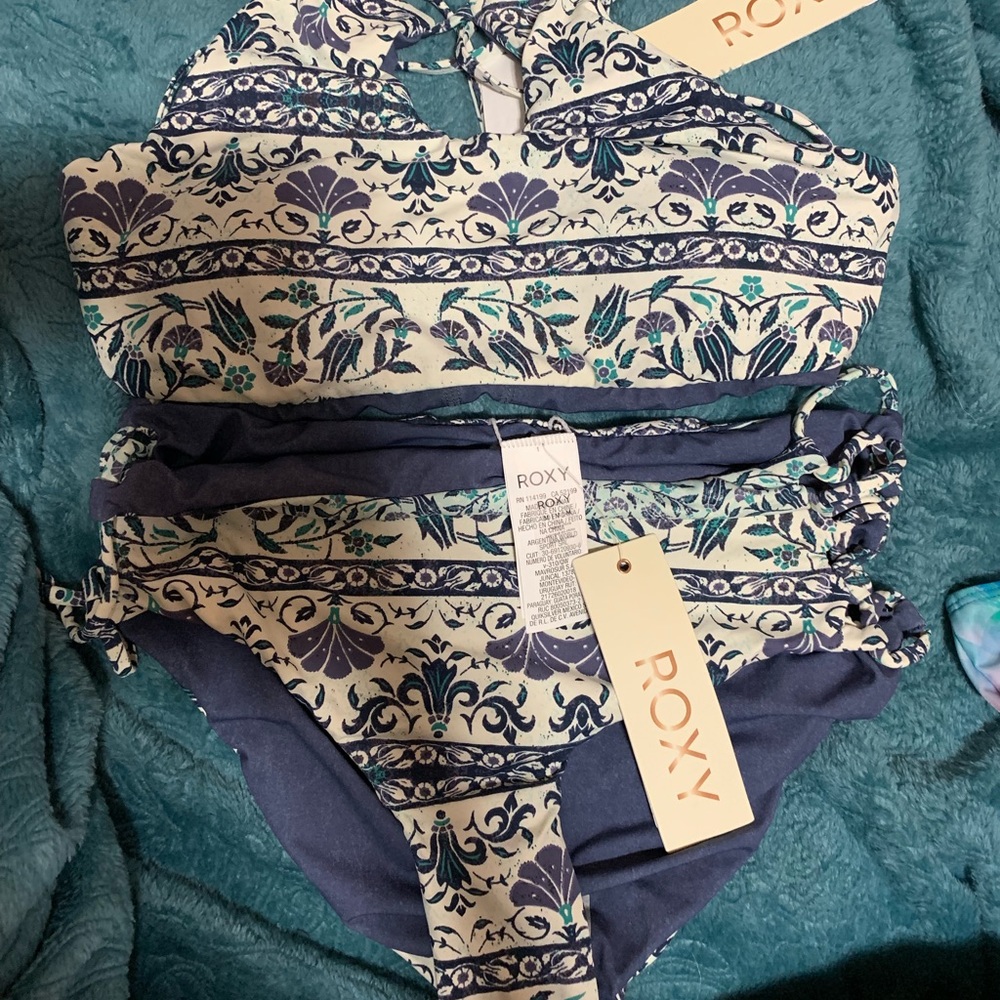 New Roxy Bikini - Picture 1 of 1